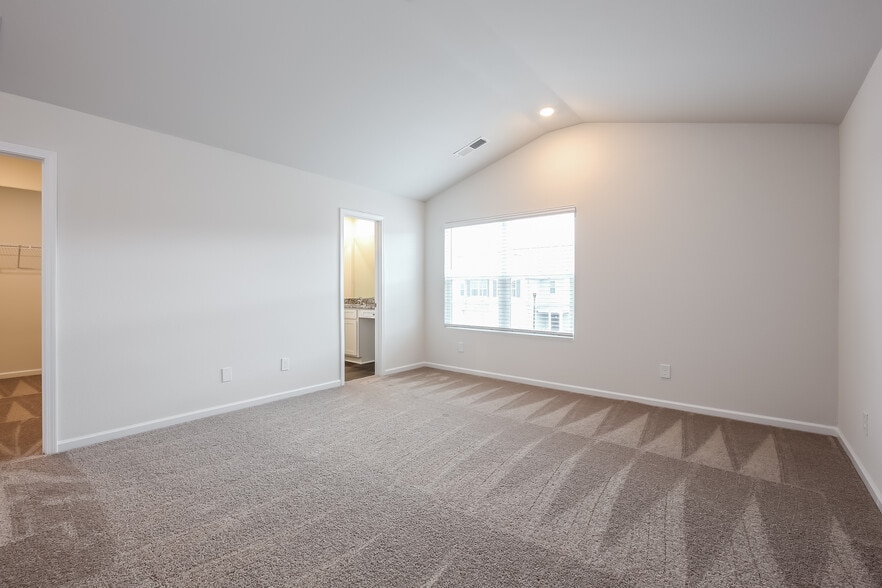 Building Photo - 6025 Mason Tucker Dr
