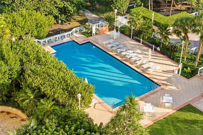 Building Photo - 430 Grand Bay Dr