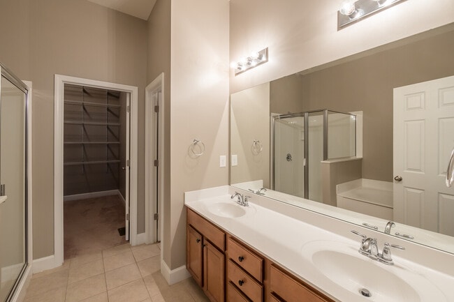 Building Photo - 3633 Ashcroft Bend