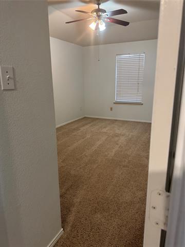 Building Photo - 6227 Meadowcrest Ln