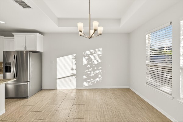 Building Photo - 13825 Suntan Ave