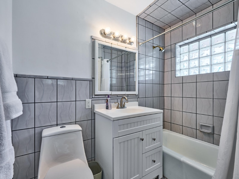 Building Photo - 2810 NE 48th Ct