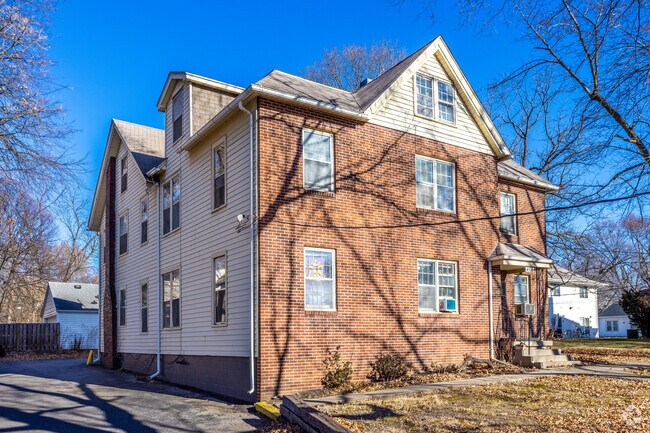 Building Photo - Waveland Place