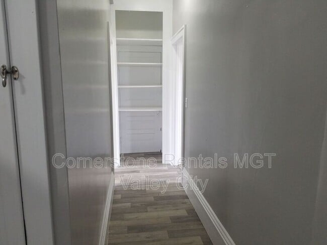 Building Photo - 205 3rd Ave SE