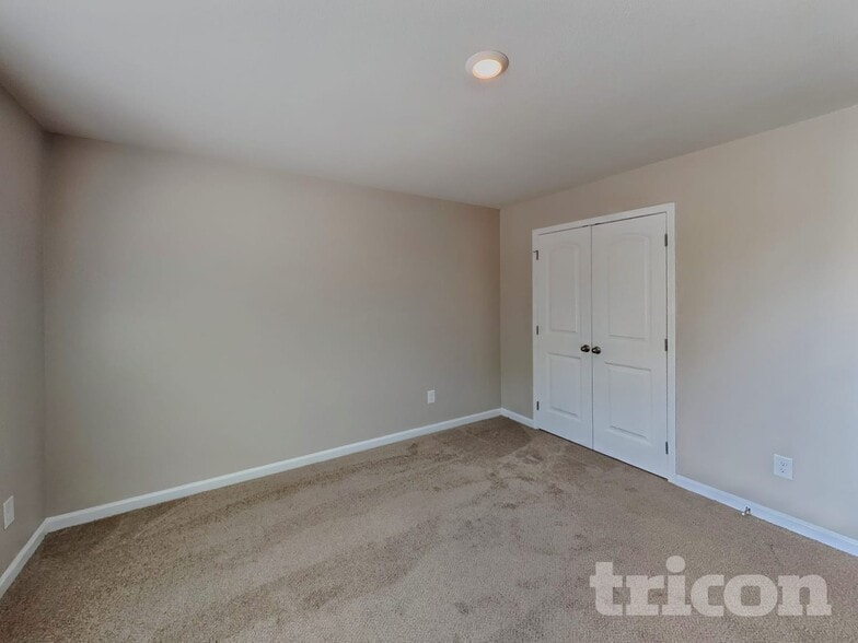 Building Photo - 294 Coleshill Rd