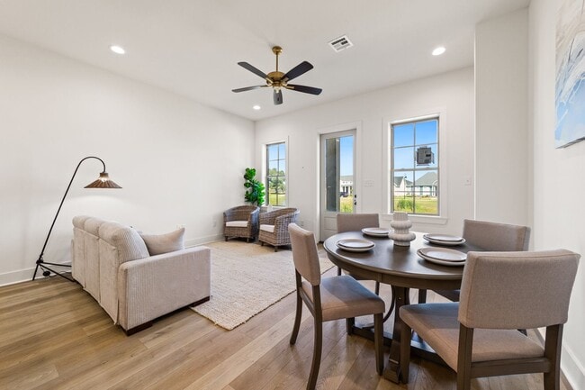 Building Photo - FOR RENT in WEST VILLAGE!