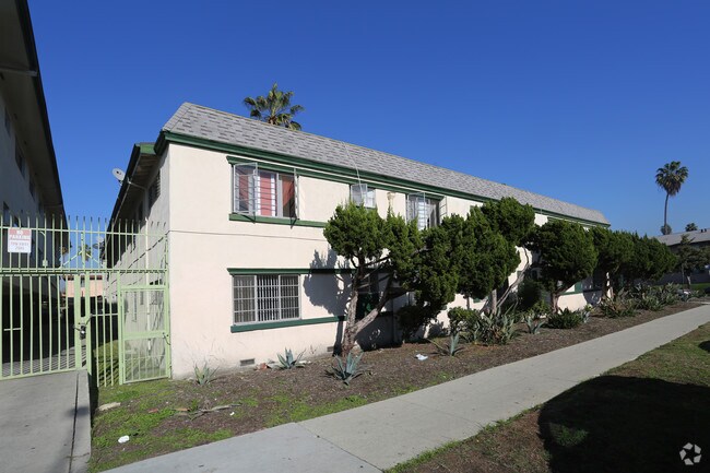 Primary Photo - 3865 Nicolet Ave