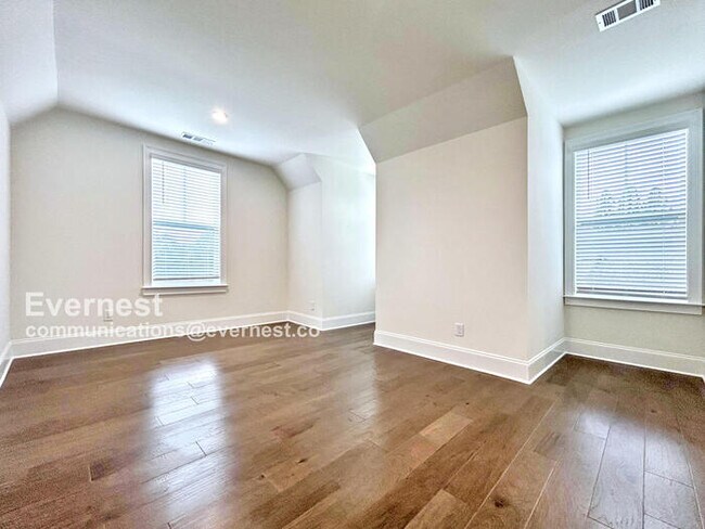 Building Photo - 2517 Canopy Ct