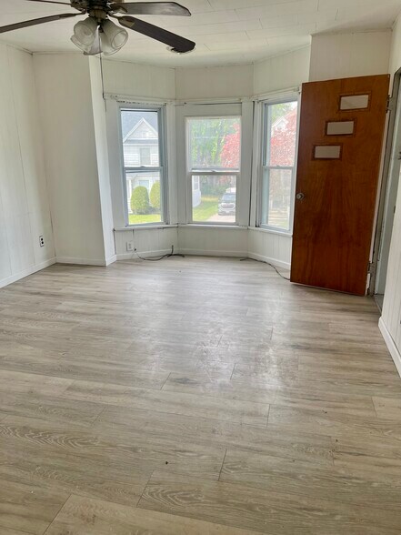 Living room - 28 7th Ave