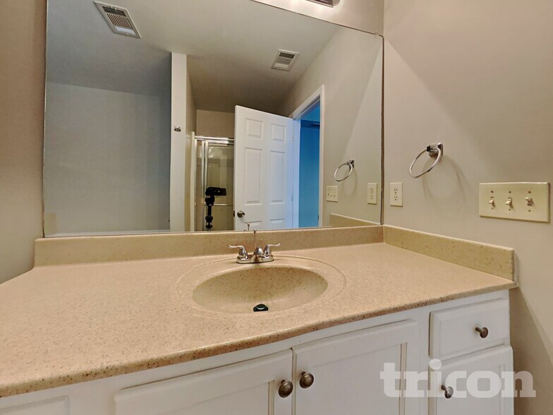 Building Photo - 133 Sunset Ln
