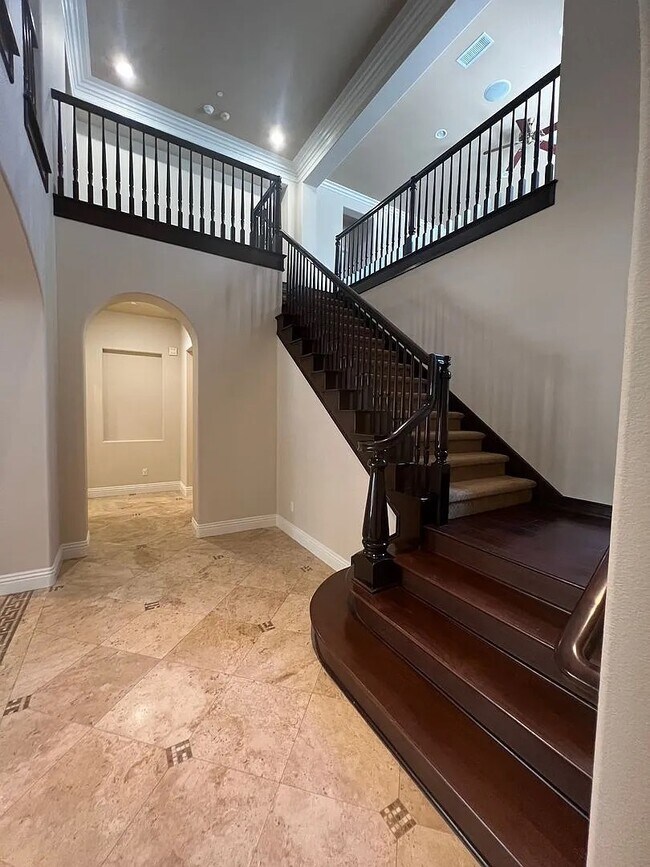 Building Photo - 26803 Mont Calabasas Dr