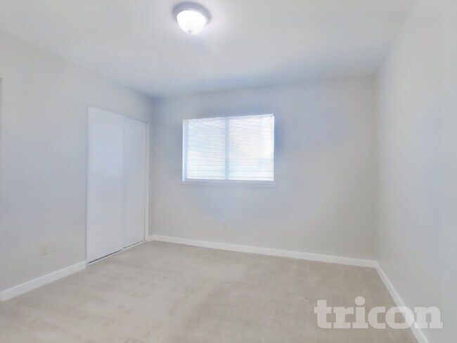 Building Photo - 601 Jeelu Way