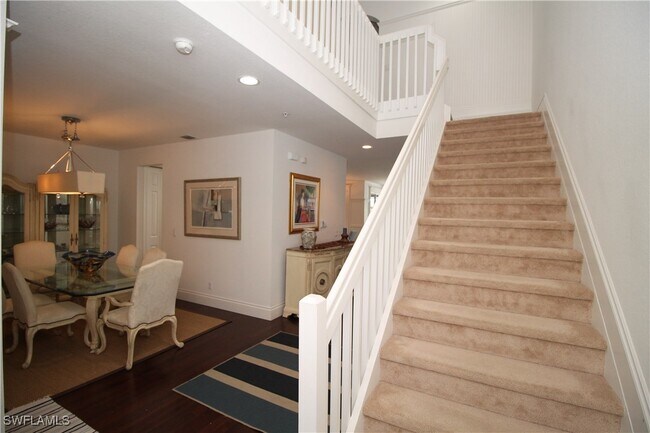 Building Photo - 1370 Mariposa Cir