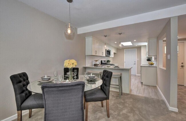 Building Photo - 38245 Parkmont Dr