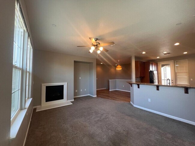 Building Photo - 427 Anchor Ln