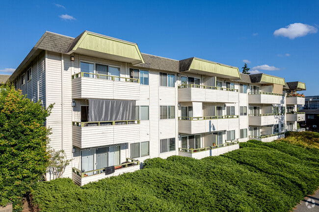 Primary Photo - Mid-Century Modern West Seattle Apartment