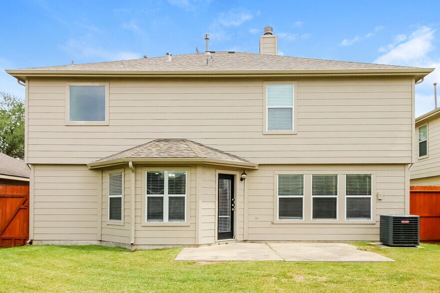 Building Photo - 3611 Lanesborough Dr