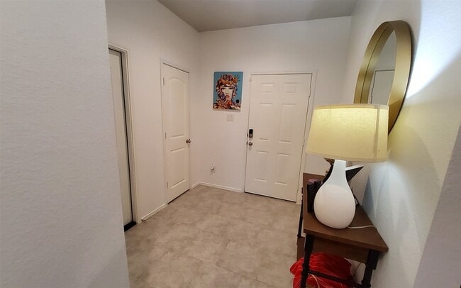 Building Photo - 22607 Castello Lakes Dr