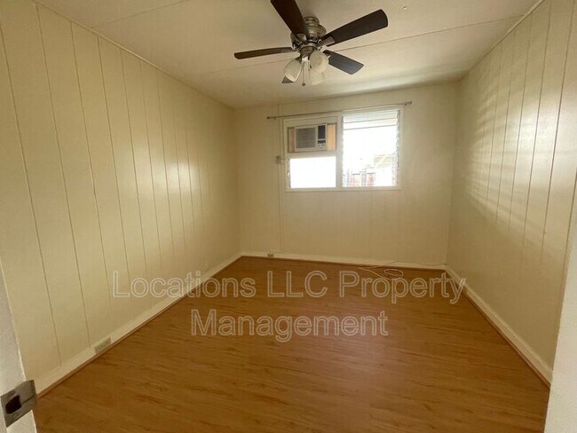 Building Photo - 1595 Makamua St