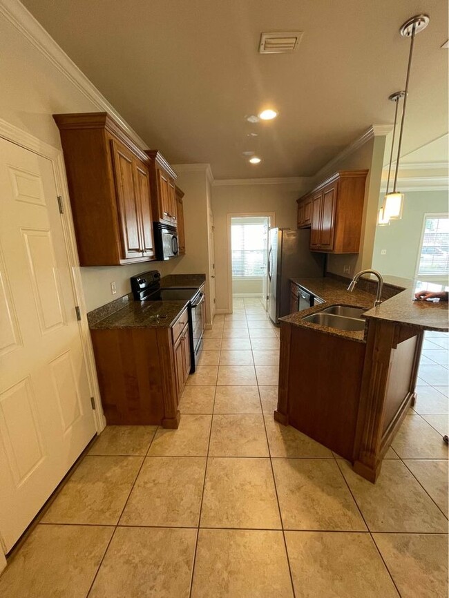 Building Photo - 9375 Sable Ct