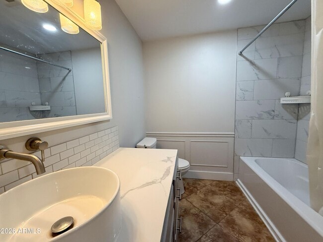 Building Photo - 2314 S Lynch