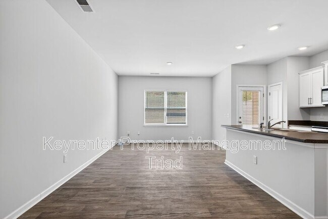 Building Photo - 3705 Nathans Wy