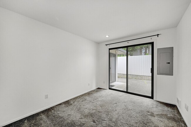 Building Photo - 17050 Northup Way