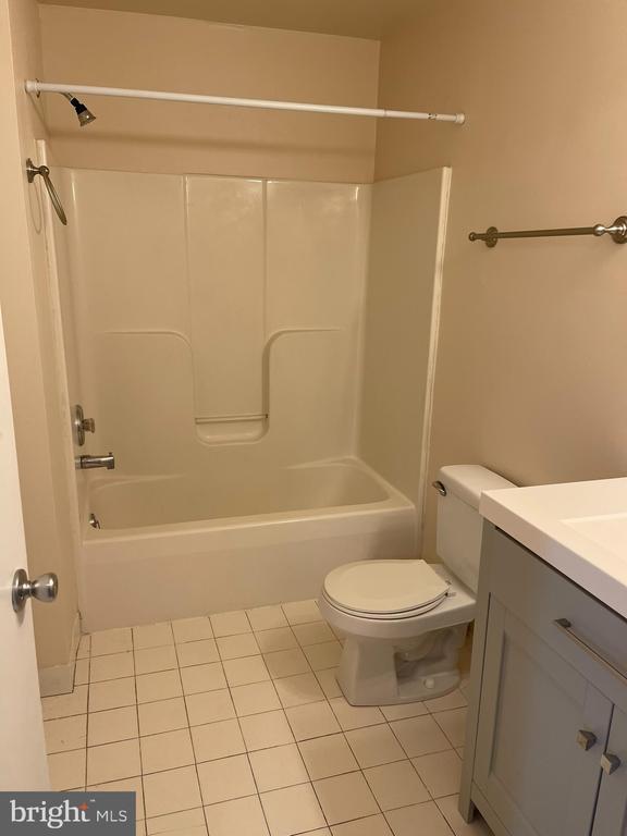 Building Photo - 105 Foxfire Dr