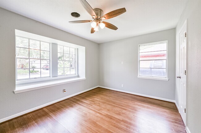 Building Photo - 9631 Bundy Ln