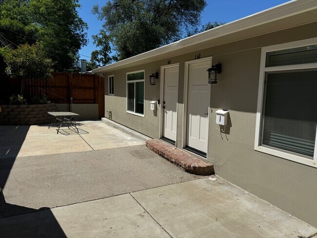 Building Photo - NICE UNIT WITH 2 BED 1 BATH IN GREAT LOCATION IN AUBUN!