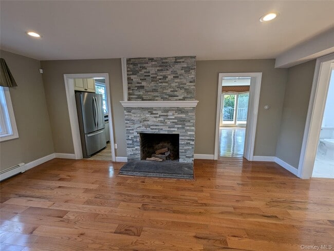 Building Photo - 12 Maple Ct