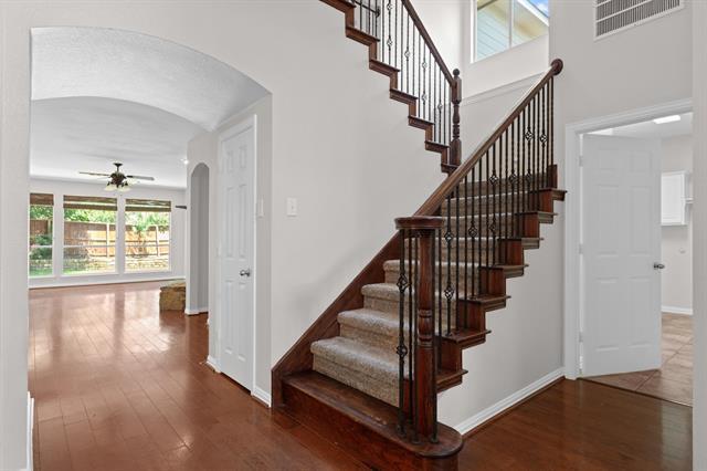 Building Photo - 1441 Golf Club Dr