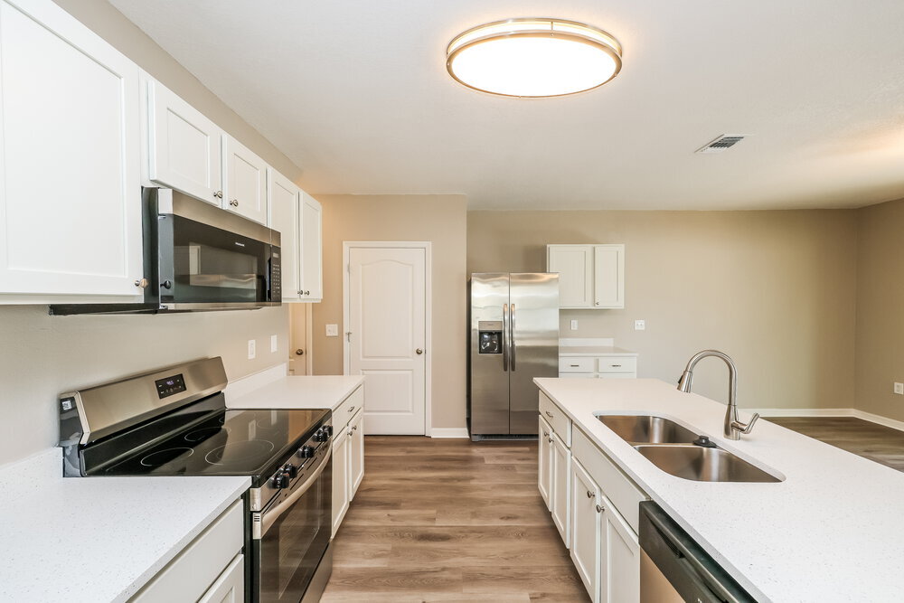 Building Photo - 10430 Whispering Hammock Dr
