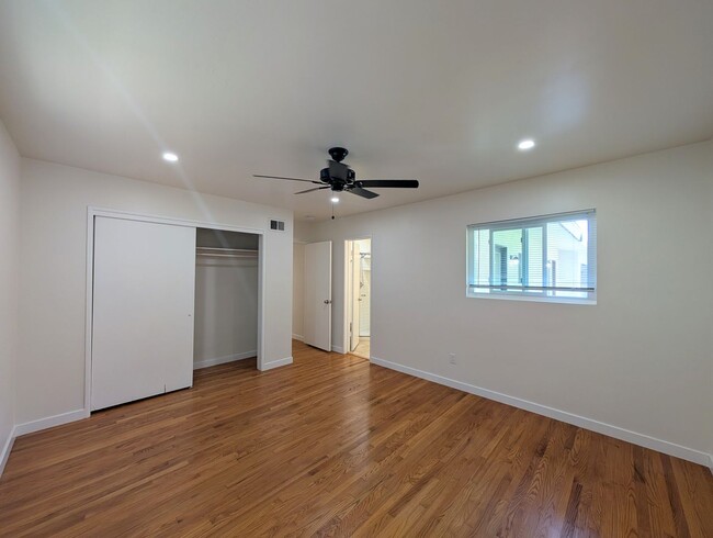 Building Photo - Single Story 3 Bedroom Home in Vista!