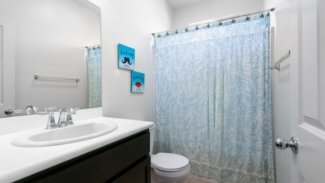 Building Photo - Beautiful 2-Bedroom, 2-Bathroom Condo with...