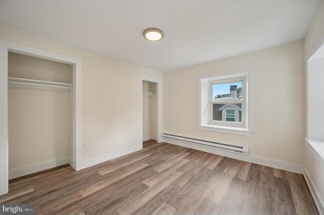Building Photo - 111 W Queen Ln
