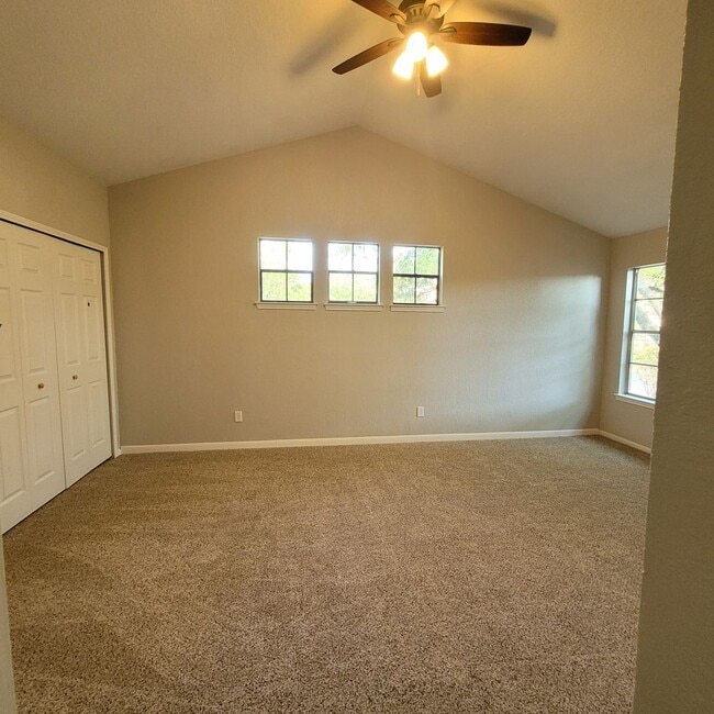 Building Photo - 14623 Highland Ridge