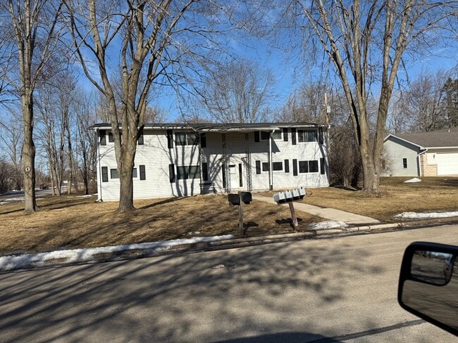 Building Photo - 673 W Factory St