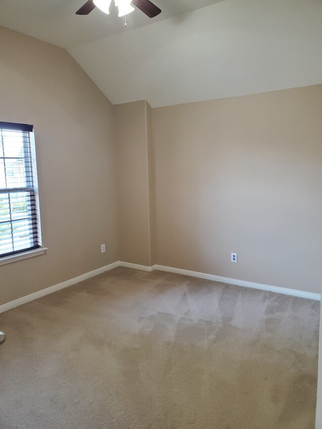 Building Photo - 16931 Creek Mountain Dr