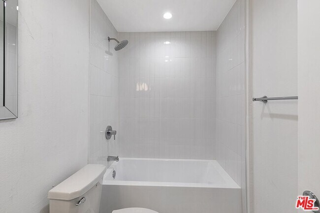 Building Photo - 1616 Brockton Ave