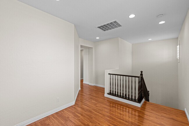 Building Photo - Beautiful West Vegas Home With Next Gen Suite