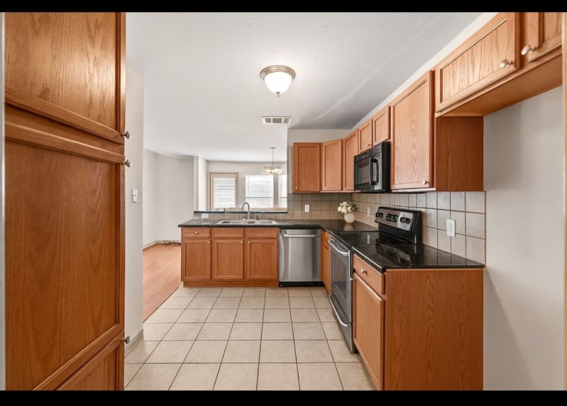 Building Photo - 12626 Bay Ave