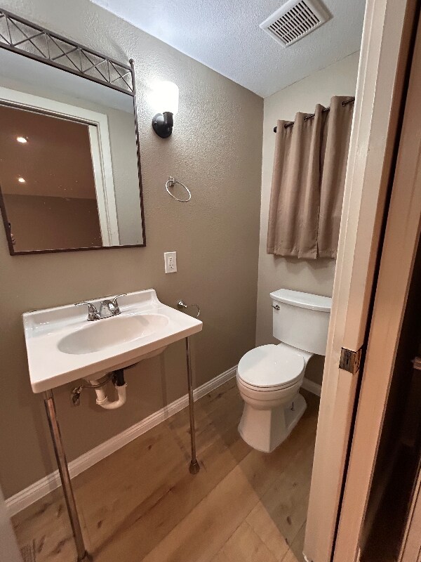 Building Photo - 1388 Hartsdale Dr