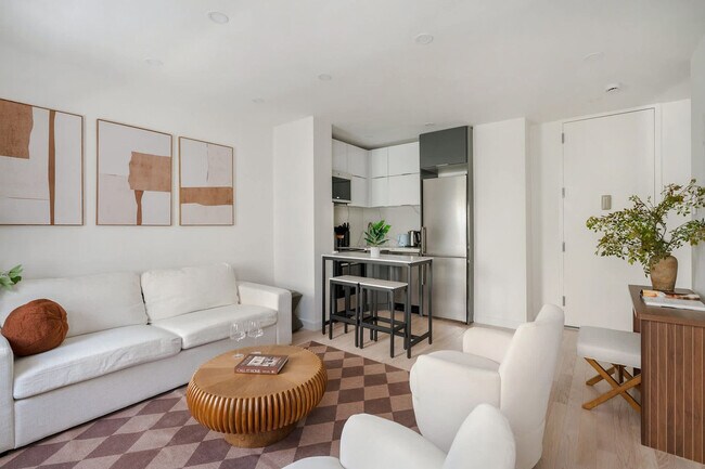 Building Photo - 317w E 14th St