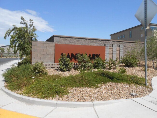 Building Photo - Beautiful Spacious Home in Henderson