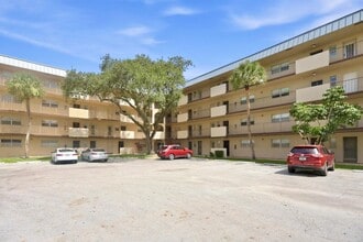 Building Photo - 6301 N Falls Cir Dr