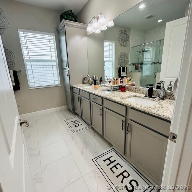 Building Photo - 14999 Goldspar Ct