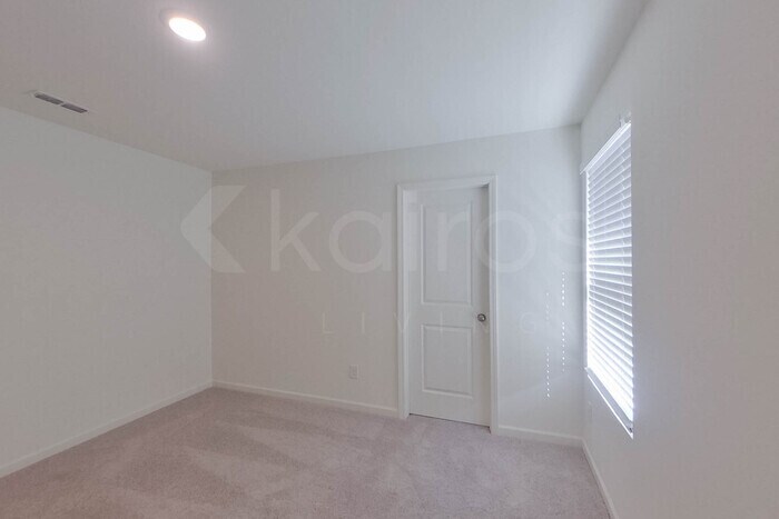 Building Photo - 103 Flat Rock Ml Trl