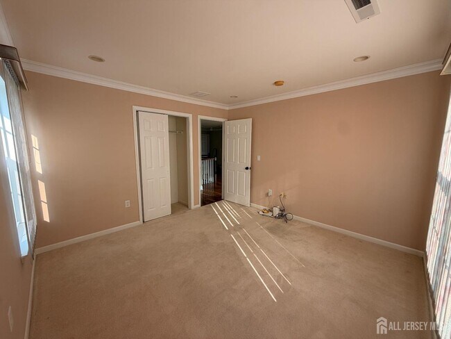 Building Photo - 87 Timberhill Dr