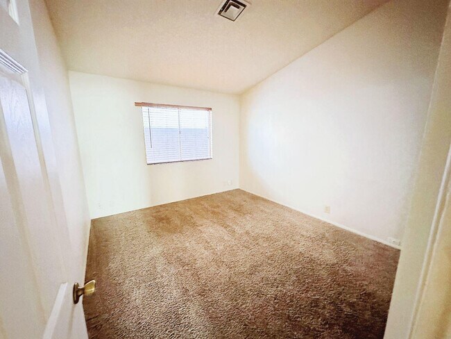 Building Photo - 11050 N 111th Way